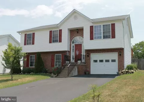 102 Nature Dr, Stephens City, VA 22655