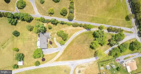 100 Hokie Ln, Stephens City, VA 22655