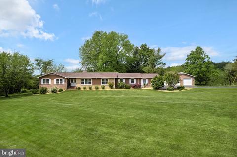 399 Brookneil Dr, Winchester, VA 22602