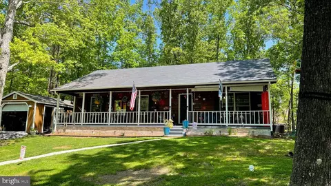 111 Dogwood Dr, Cross Junction, VA 22625