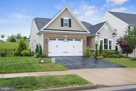 111 Atlantis Ln, Lake Frederick, VA 22630