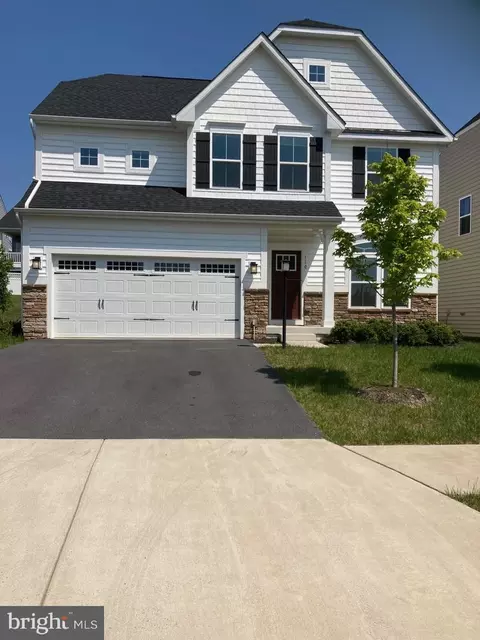110 Fringetree Ct, Lake Frederick, VA 22630