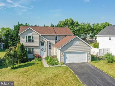 125 Fairfax Dr, Stephens City, VA 22655
