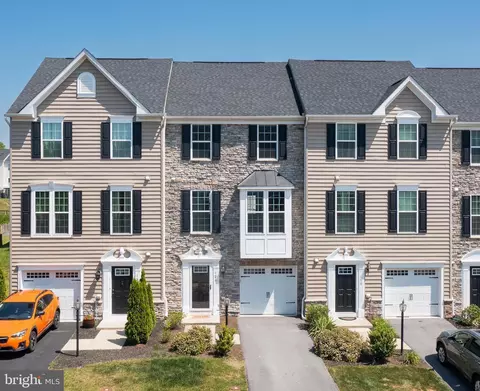 120 Fritillary Ct, Lake Frederick, VA 22630