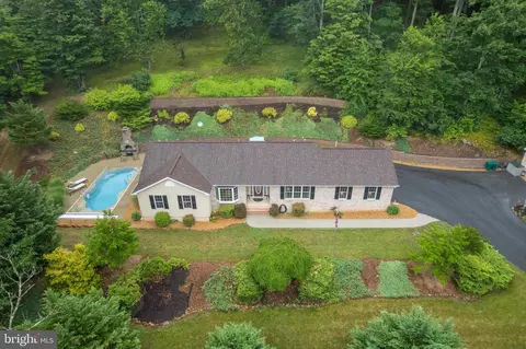1378 Fishel Rd, Winchester, VA 22602