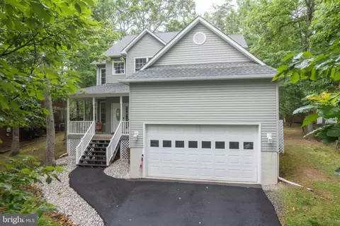 109 Dogwood Dr, Cross Junction, VA 22625