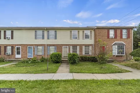 107 Nottoway Dr, Stephens City, VA 22655