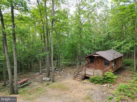 301 Great Mountain Ln, Winchester, VA 22602