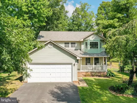 132 Fair Lawn Ct, Stephens City, VA 22655