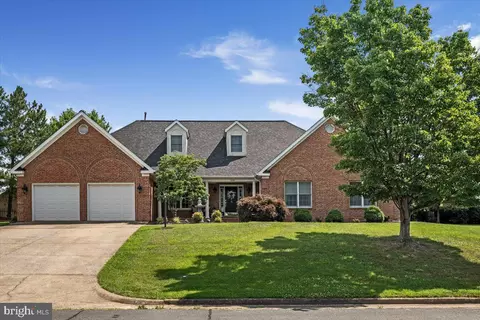 306 Huntersridge Rd, Winchester, VA 22602