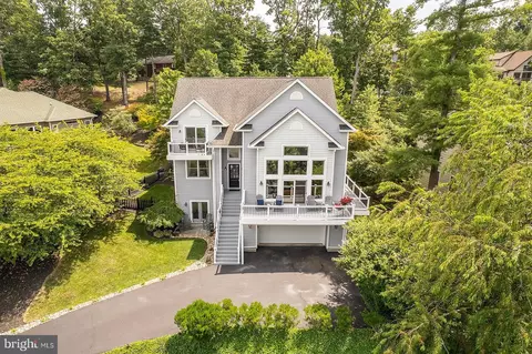 119 Waterside Ln, Cross Junction, VA 22625