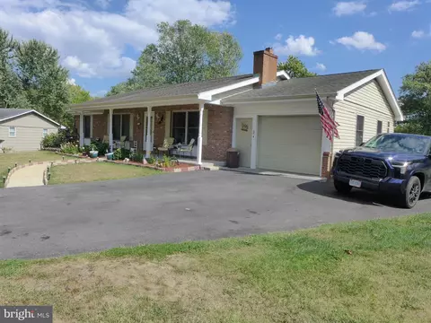 305 Accomack Cir, Stephens City, VA 22655