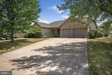 208 Brandylion Dr, Stephens City, VA 22655