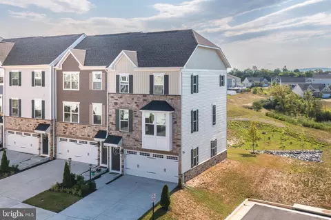 131 Bayhill Ter, Lake Frederick, VA 22630