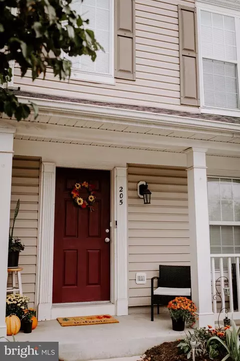 205 Hamilton Ct, Stephens City, VA 22655