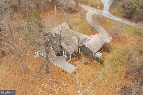 271 Akern Ln, Cross Junction, VA 22625