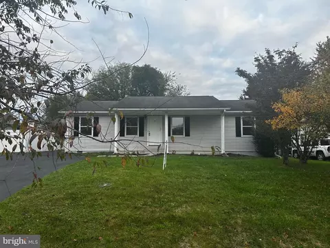 303 Hackberry Dr, Stephens City, VA 22655