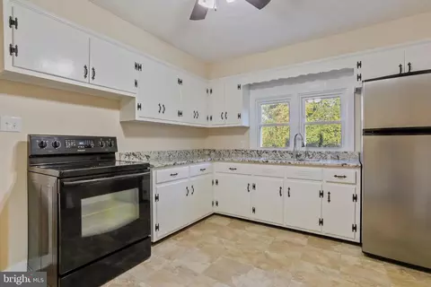 178 Stephenson Rd, Stephenson, VA 22656 photo 3