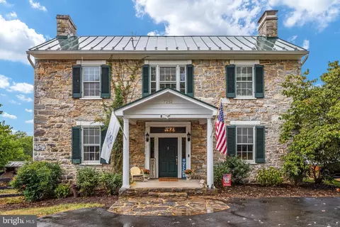 7252 Middle Rd, Middletown, VA 22645