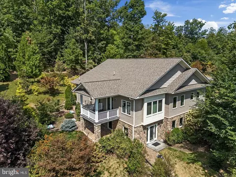 127 Hightail Ln, Winchester, VA 22603