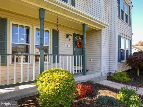 142 Woodrow Rd, Winchester, VA 22602 photo 2