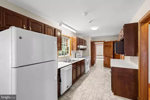 595 Glendobbin Rd, Winchester, VA 22603 photo 4