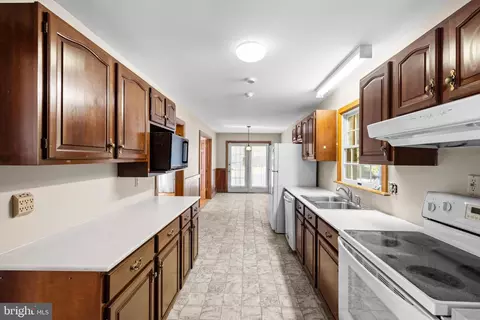 595 Glendobbin Rd, Winchester, VA 22603 photo 6