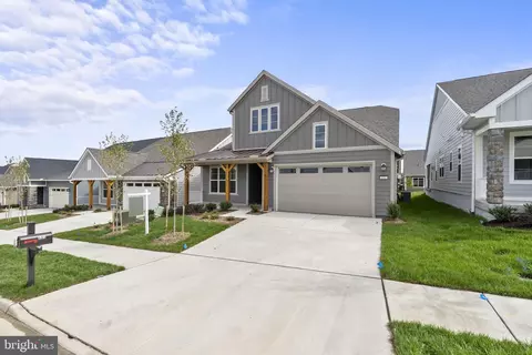 131 Cowbird St, Lake Frederick, VA 22630