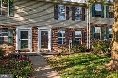 207 Willowbrook Ct, Winchester, VA 22602