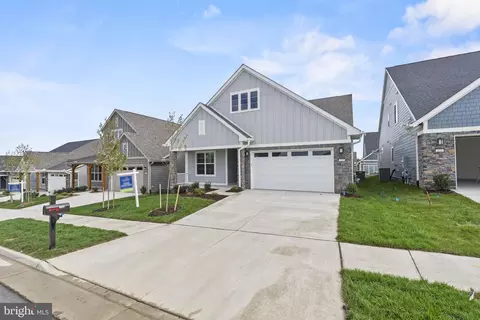 133 Cowbird St, Lake Frederick, VA 22630