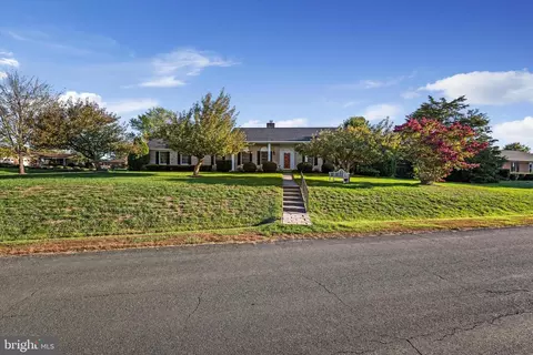 200 Wakeland Dr, Stephens City, VA 22655