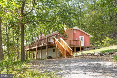 180 Fox Run Ln, Winchester, VA 22602