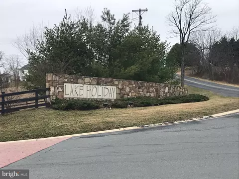 91 Holiday Road, Cross Junction, VA 22625