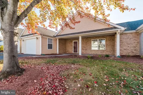 104 Buckwood Ln, Winchester, VA 22602
