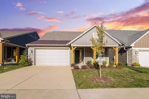 122 Foam Flower Dr, Lake Frederick, VA 22630