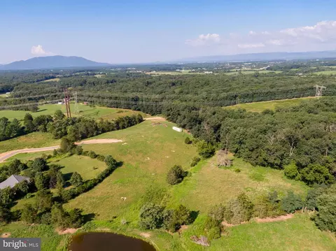 6 Huttle Road, Stephens City, VA 22655