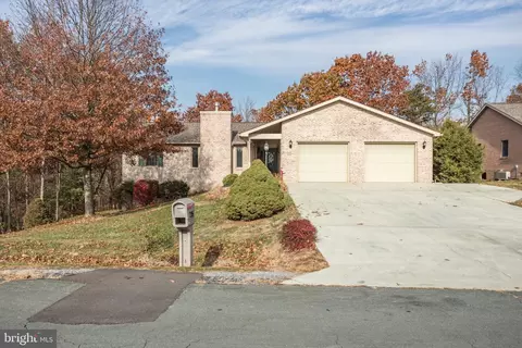 235 Brandylion Dr, Stephens City, VA 22655