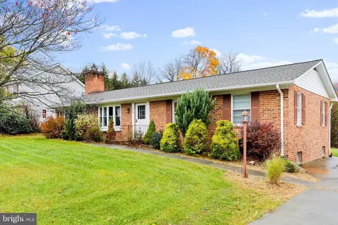 117 Apache Trl, Winchester, VA 22602 photo 2