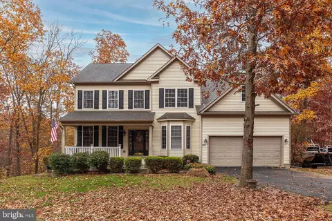122 Country Club Dr, Cross Junction, VA 22625