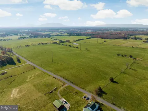 11 Grim Road, Stephens City, VA 22655