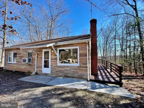 102 Comanche Trl, Winchester, VA 22602