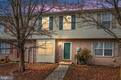 508 Ridgefield Ave, Stephens City, VA 22655