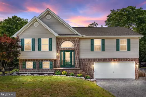 165 Rome Dr, Clear Brook, VA 22624