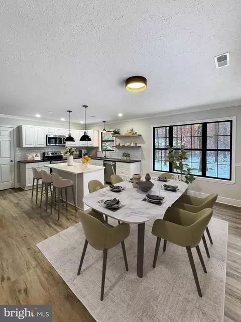 96 Northwood Cir, Cross Junction, VA 22625