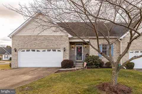 301 Lynn Dr, Stephens City, VA 22655