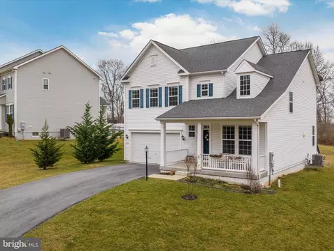 1017 W Masters Dr, Cross Junction, VA 22625