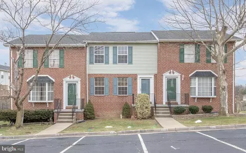 215 Parkside Dr, Winchester, VA 22602