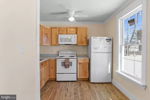 Kitchen - 107 Apache Trl, Winchester, VA 22602 photo 5 of 5