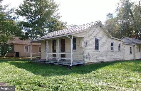 Exterior - 2349 Third St, Middletown, VA 22645 photo 2 of 15