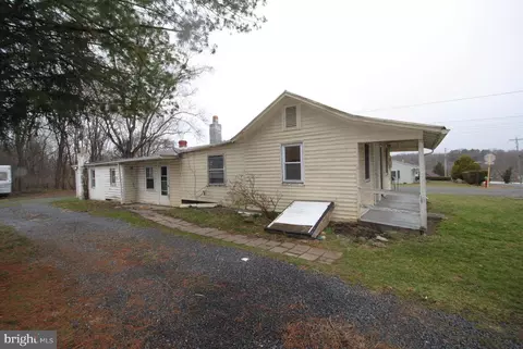 Exterior - 2349 Third St, Middletown, VA 22645 photo 13 of 15